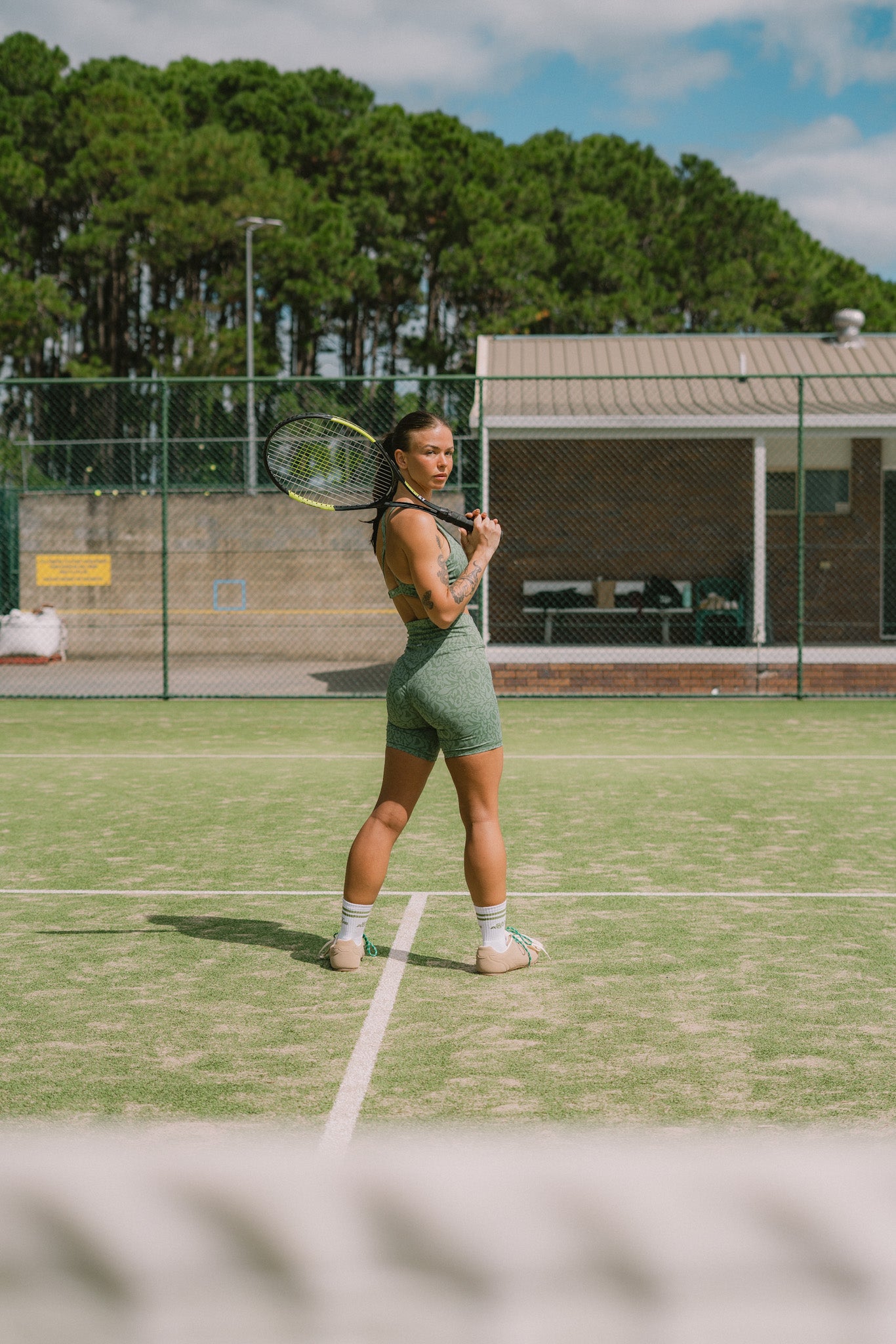 KATIE TWIST SPORTS CROP